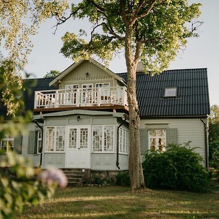 Juras Maja Ausekli Hotel Kaltene Екстериор снимка