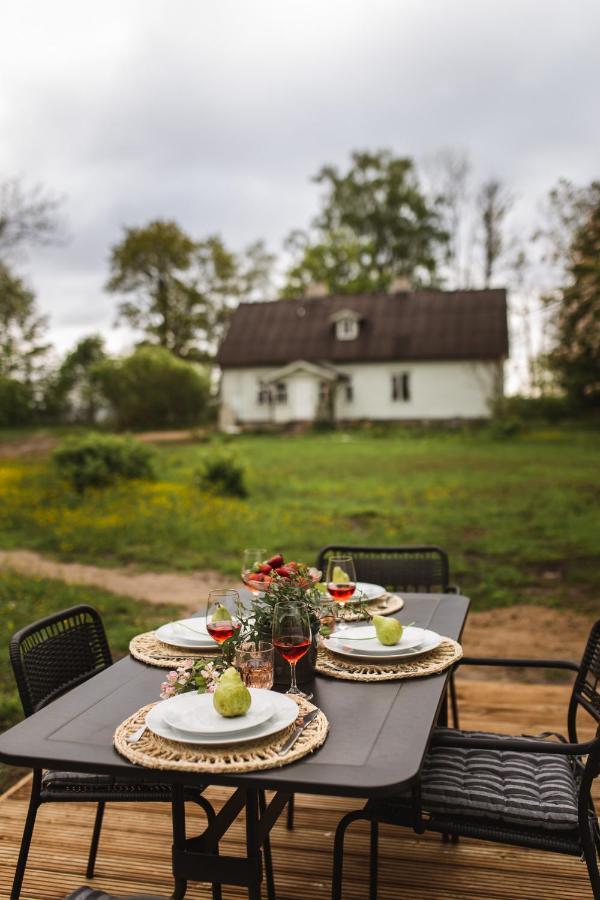 Juras Maja Ausekli Hotel Kaltene Екстериор снимка